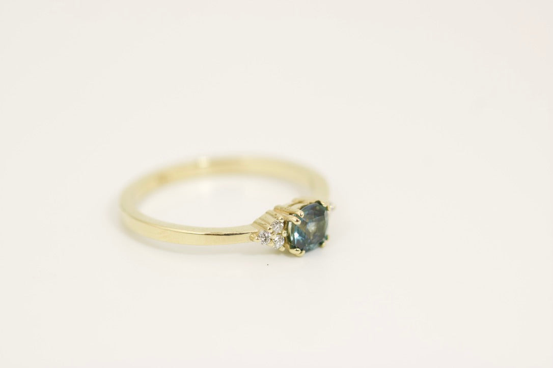 Eva Ring - Montana Sapphire Gold Ring with Accent Diamonds