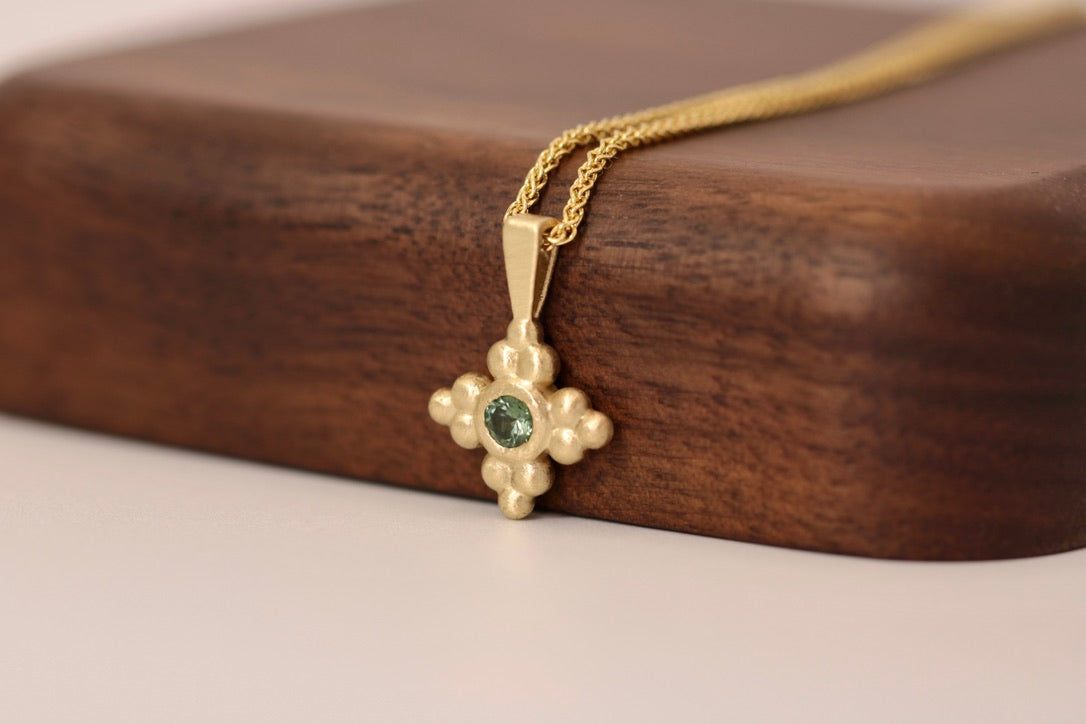 Granule Flower Montana Sapphire Pendant