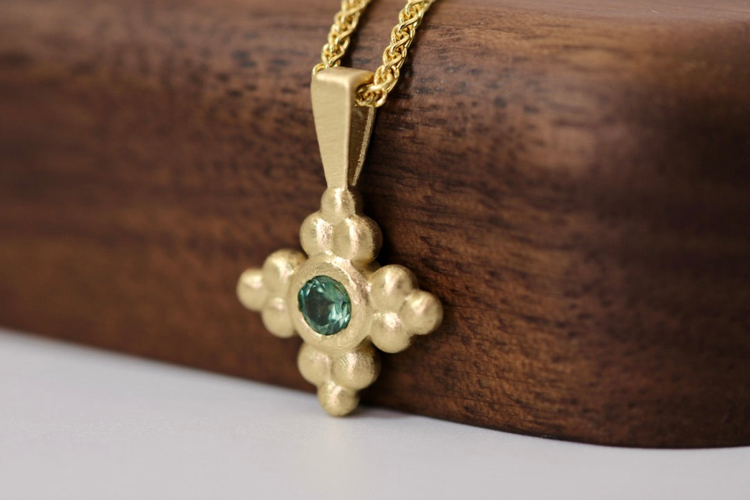 Granule Flower Montana Sapphire Pendant