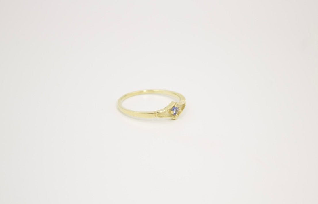 Delilah Ring - Blue Sapphire Geometric Gold Ring