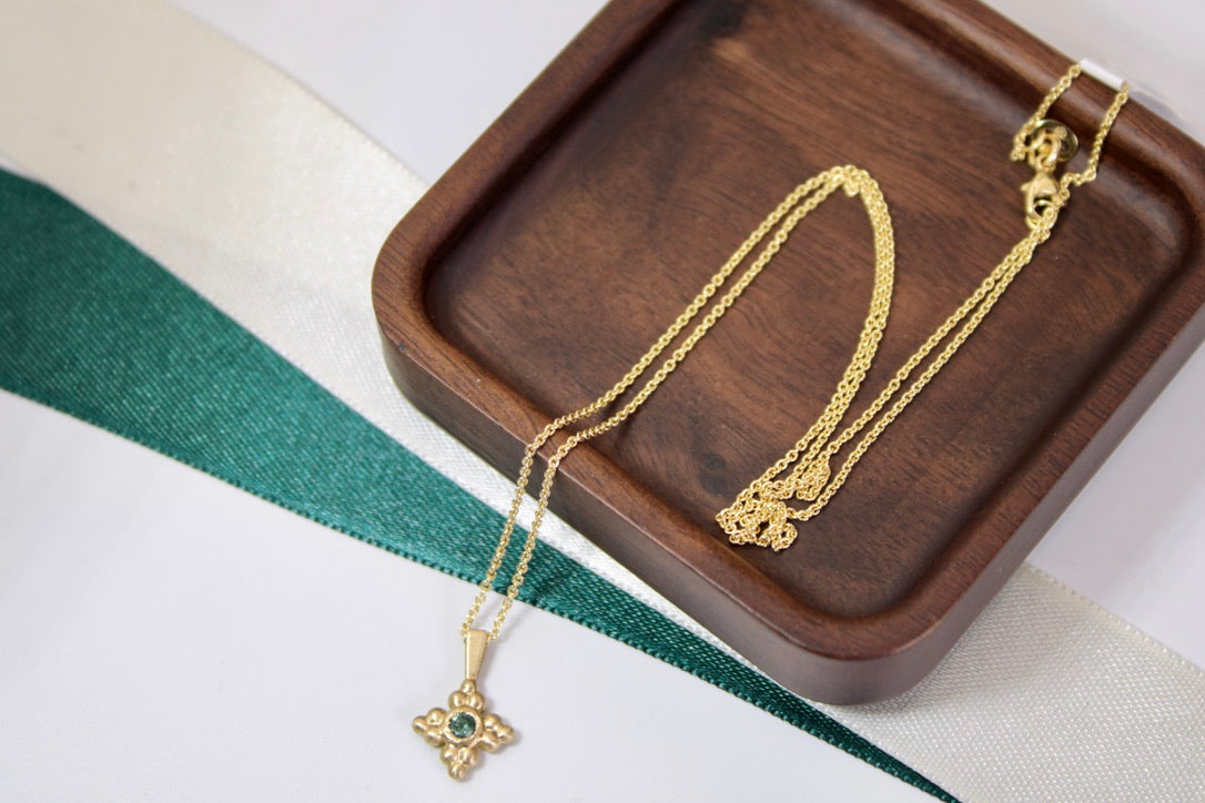 Granule Flower Montana Sapphire Pendant