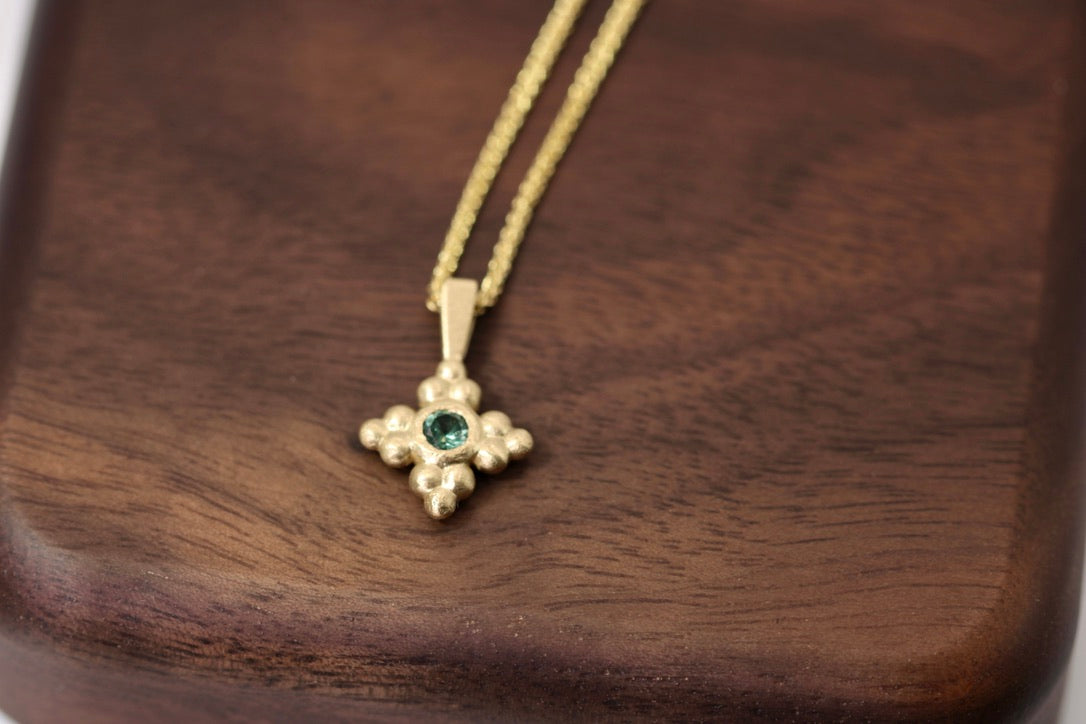 Granule Flower Montana Sapphire Pendant